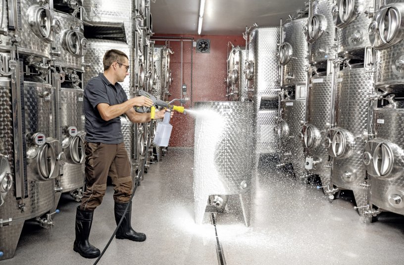 For example for tank cleaning in winegrowing. <br>IMAGE SOURCE: Kärcher