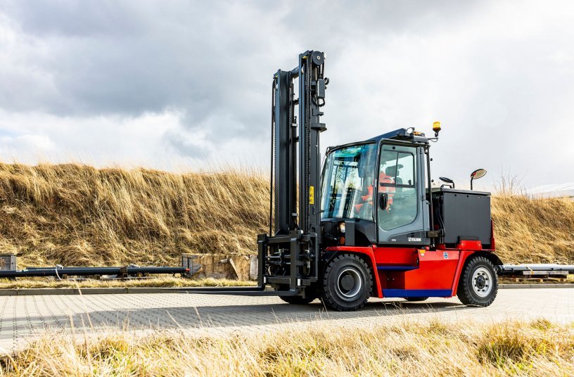 Kalmar electric forklift trucks and Kalmar Care service agreement to