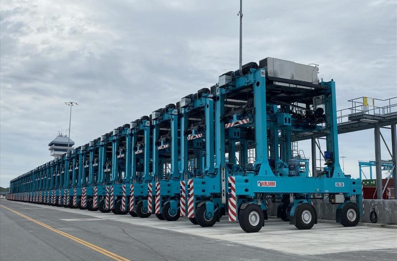 Kalmar Shuttle Carriers<br>IMAGE SOURCE: Cargotec Corporation; Kalmar