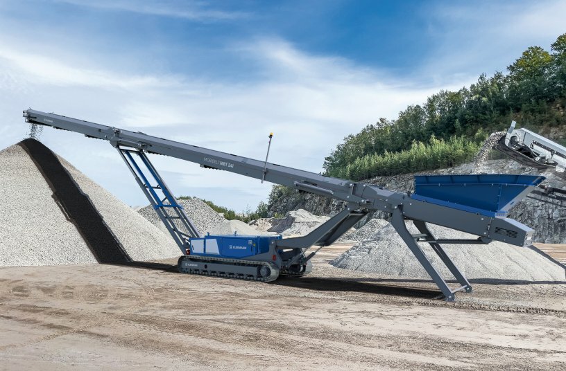 The mobile stackers MOBIBELT MBT 20(i) and MBT 24(i) from Kleemann make large stockpiles and improved work site logistics possible.<br>IMAGE SOURCE: WIRTGEN GROUP