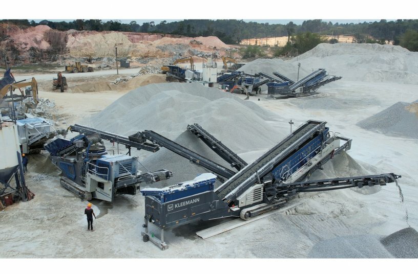 Three classified final products are created with a single plant train.<br>IMAGE SOURCE: WIRTGEN GROUP