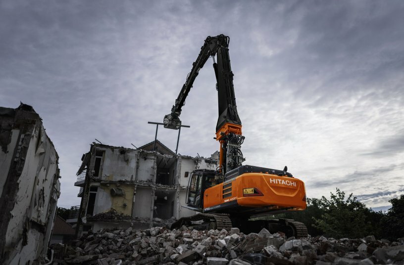 Hitachi KMC400<br>IMAGE SOURCE: Hitachi Construction Machinery (Europe) NV