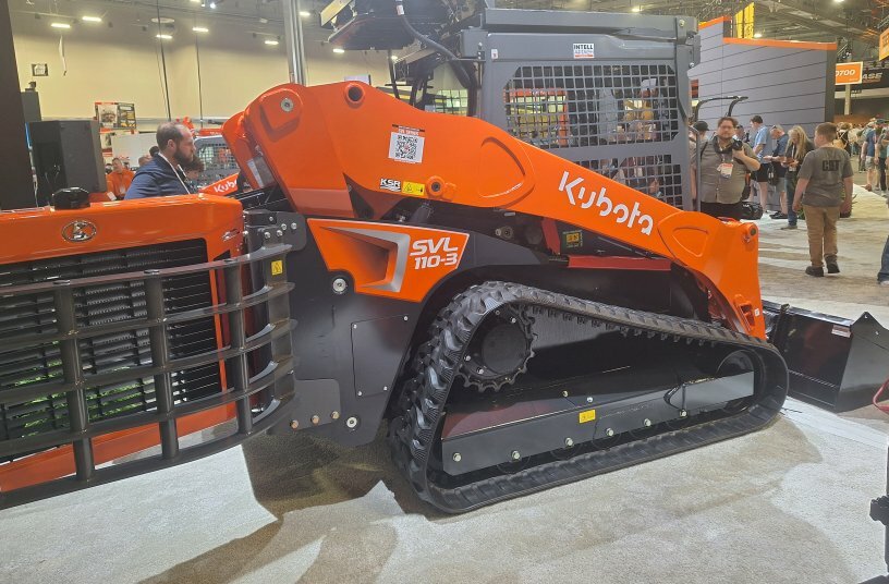 Kubota SVL110-3 compact track loader <br>IMAGE SOURCE: LECTURA GmbH