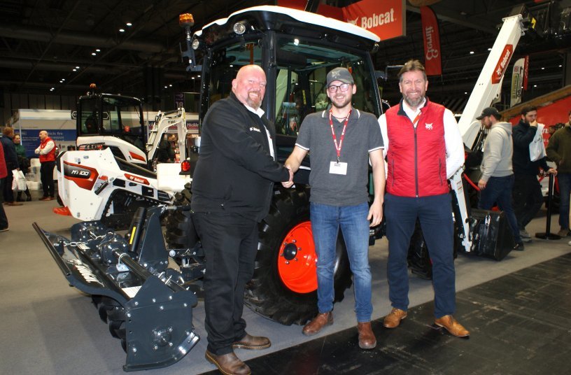 Bobcat Sells New CT2535 Compact Tractor at LAMMA 2023<br>IMAGE SOURCE: Doosan Bobcat EMEA