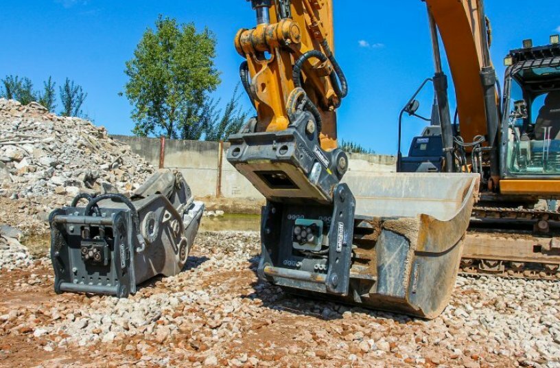 Things don't always run perfectly in everyday life. The SQ70/55 ensures that attachments can be changed easily, even if they're not in the ideal position.<br>IMAGE SOURCE: Lehnhoff Hartstahl GmbH