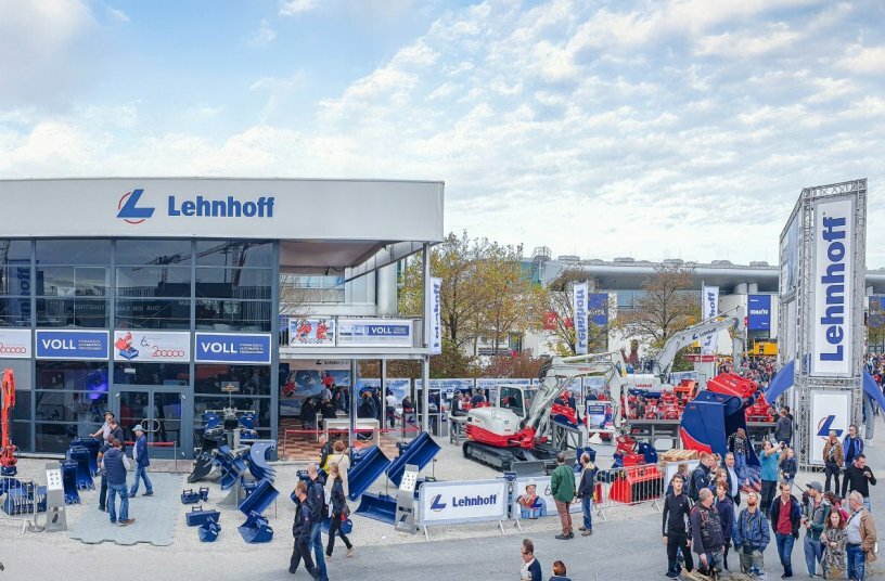 Lehnhoff presents its latest symmetrical quick coupler, the SQ70/55V, for the first time at bauma 2025. Developed in close collaboration with an experienced customer, it demonstrates how the right combination of quick coupler and attachment can optimize numerous processes on the construction site.<br>IMAGE SOURCE: Lehnhoff Hartstahl GmbH