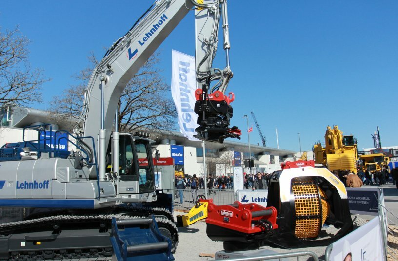 Mit den neuen Lehnhoff Tiltrotator-Modellen lassen hydraulische Anbaugeräte so optimal einsetzen, dass händische Nacharbeit überflüssig wird<br>BILDQUELLE: Lehnhoff Hartstahl GmbH