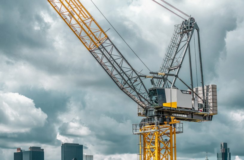 Liebherr 440 HC-L<br>IMAGE SOURCE: Liebherr-International Deutschland GmbH