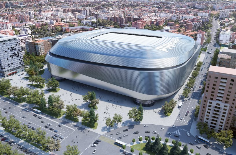 Nach seiner Fertigstellung wird das Bernabéu ein ultramodernes Stadion mit hydraulisch verstellbarer Dachkonstruktion, versenkbarem Hybridrasen sowie neuen Einkaufs-, Business- und Freizeitfunktionen sein. <br> Bildquelle: Liebherr-Werk Ehingen GmbH 