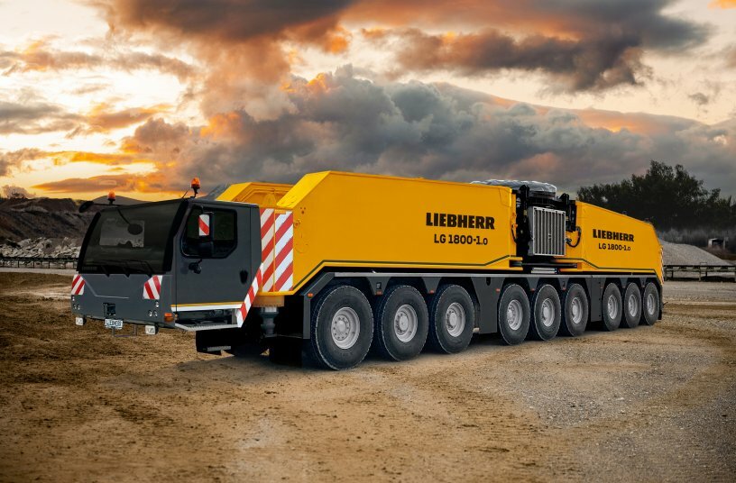 It's a match: The new LG 1800-1.0 offers high-end mobile crane technology with the load capacities of a lattice boom crane.<br>IMAGE SOURCE: Liebherr-Werk Ehingen GmbH