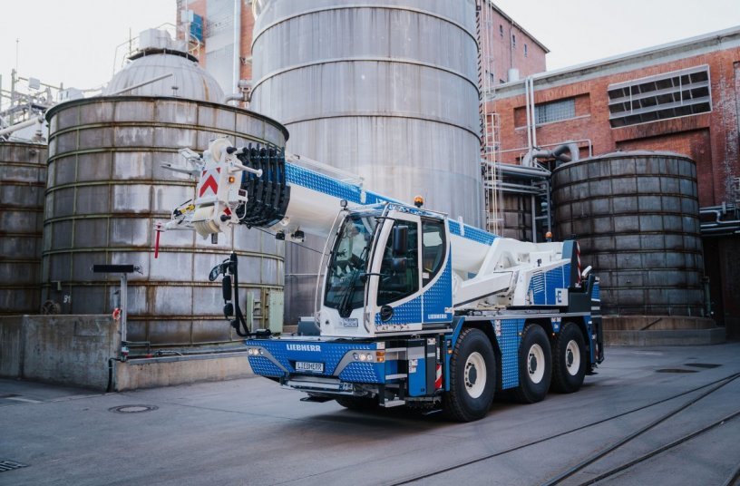 The new version of the LTC 1050-3.1 features and an additional electric motor to power the crane functions.<br>IMAGE SOURCE: Liebherr-Werk Ehingen GmbH