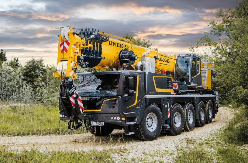 New design – the Liebherr LTM 1110-5.2 mobile crane features the very latest crane technology with a new look.<br>IMAGE SOURCE: Liebherr-Werk Ehingen GmbH