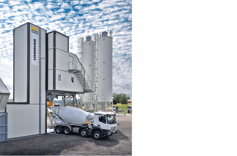 Presented to the public for the first time at Bauma: the new Liebherr Mobilmix series. Increased weighing accuracy and the modular construction system are just some of the numerous improvements.<br>IMAGE SOURCE: Liebherr-International AG