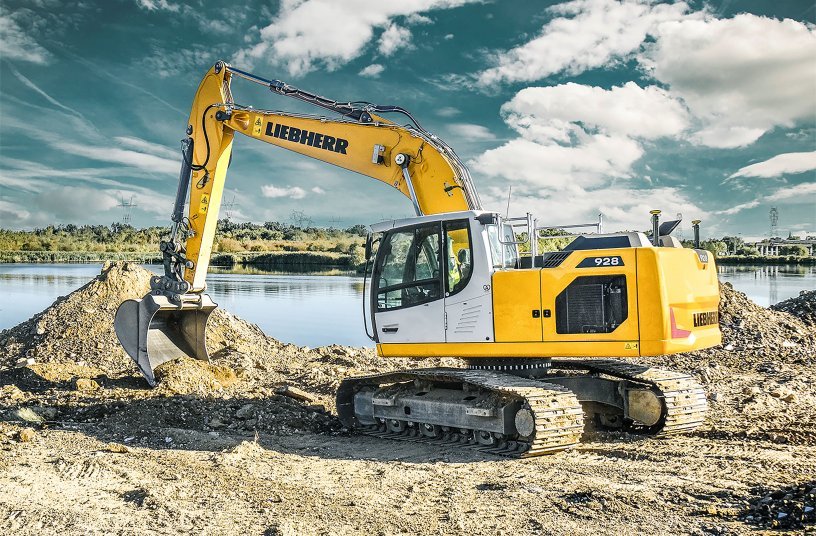 The R 928 G8 has a larger maximum bucket size than the R 926 G8, high drawbar pull and excellent lifting capacity.<br>IMAGE SOURCE: Liebherr-France SAS