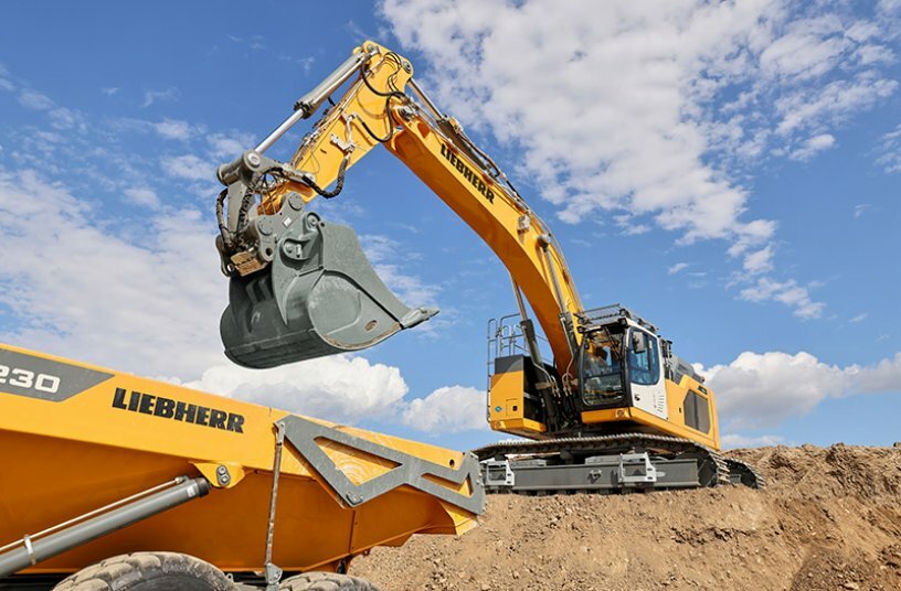 Der R 9XX H2 ist der Erste, von einem Wasserstoffverbrennungsmotor angetriebene Liebherr-Bagger.<br>BILDQUELLE: Liebherr