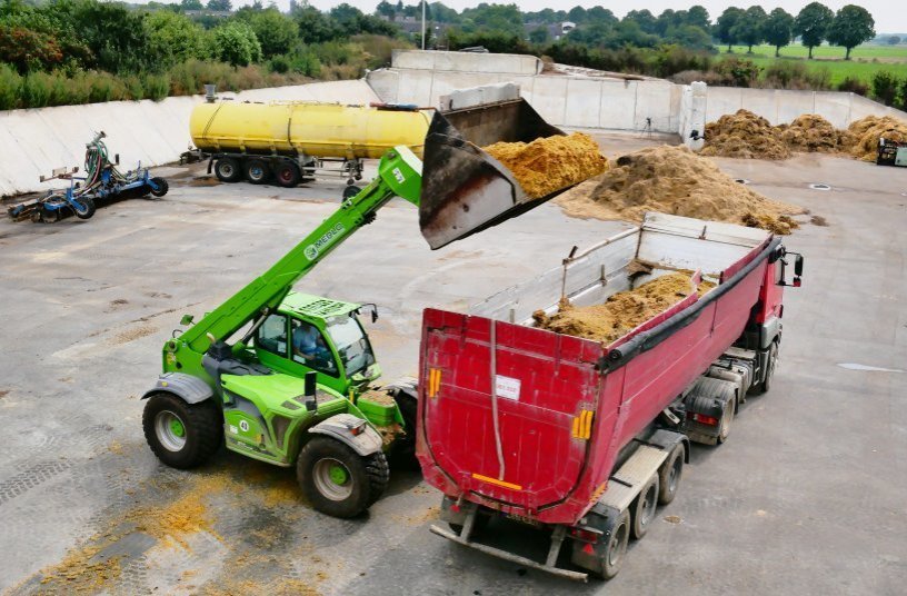 Truck loading <br>Image source: Merlo Deutschland GmbH