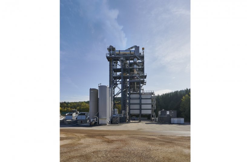Reduced-temperature asphalt can be retrofitted to any asphalt mixing plant using Benninghoven's Plug & Work principle – via the foam bitumen module or solid or liquid additive feed systems.<br>IMAGE SOURCE: WIRTGEN GROUP
