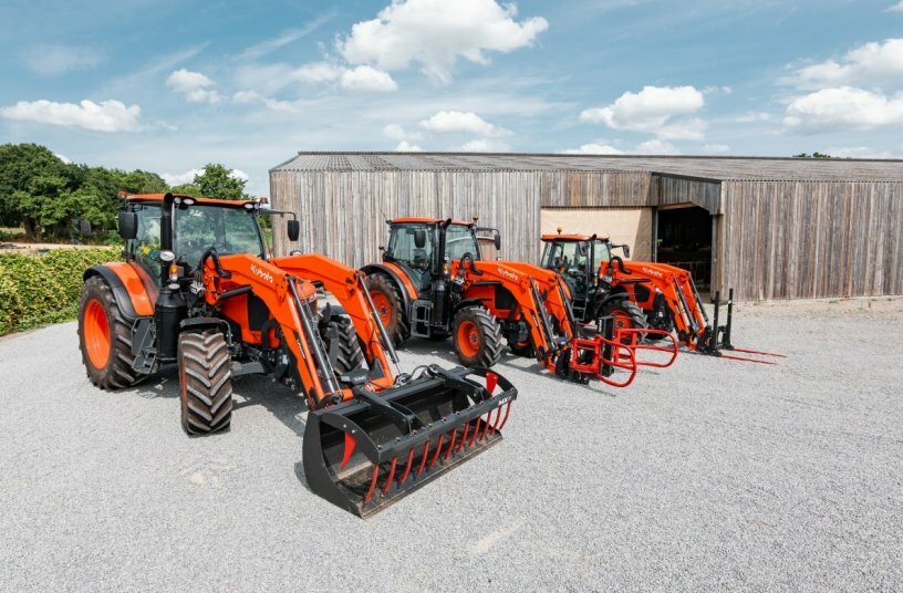 The new LK M front loaders on tractors from the M6002, M6001 U and M5002 series<br>IMAGE SOURCE: Kubota