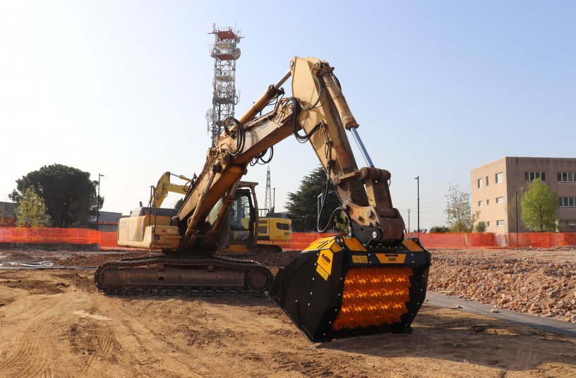 MB Crusher MB-HDS523 <br> Image source: MB Crusher Press Office