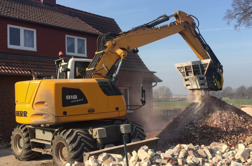 MB-L200 - Liebherr 918 - Germany - demolition material<br>BILDQUELLE: MB Crusher