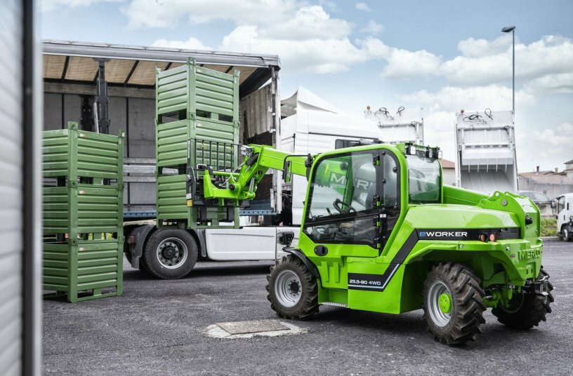 Merlo presented the e-Worker telehandler EW 25-5-60 in 2021 and already received a few awards for the product.<br>IMAGE SOURCE: Merlo