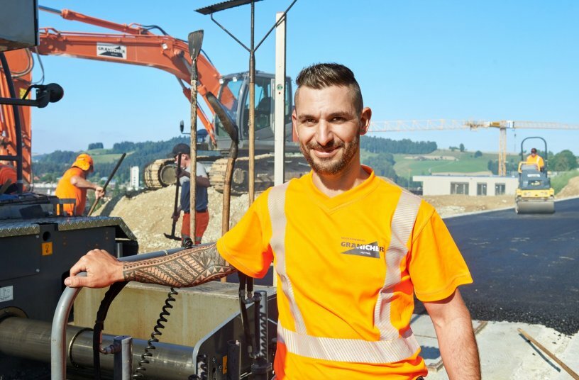 Strassenbau perfekt im Takt<br>BILDQUELLE: MOTOREX AG