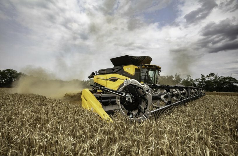 New Holland CR11<br>IMAGE SOURCE: CNH Industrial N.V.; New Holland Agriculture