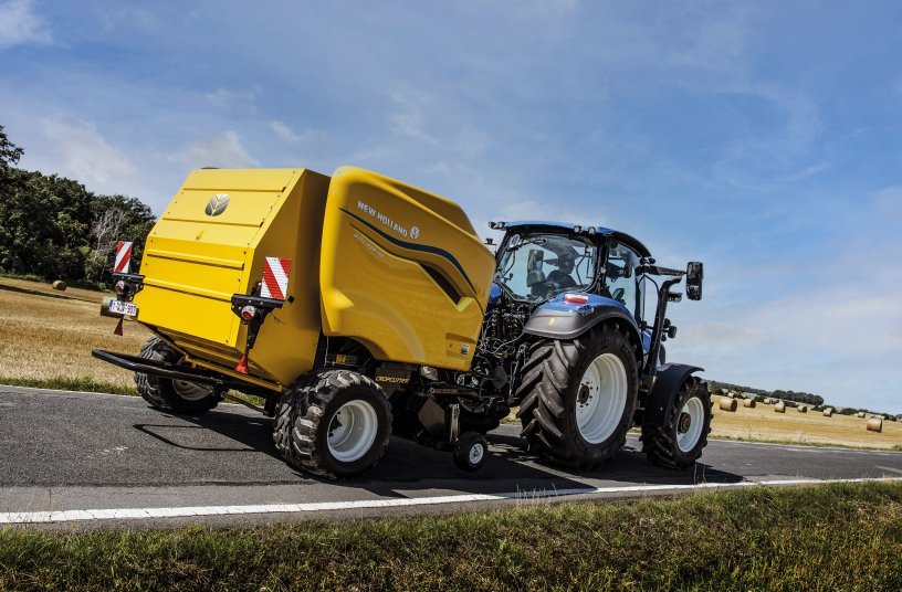 New Holland launches new Roll-Bar 125 fixed chamber round baler<br>IMAGE SOURCE: New Holland