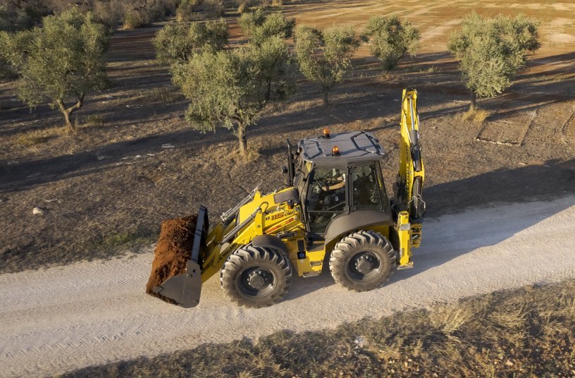 New Holland raises the bar on performance and comfort with the new D Series Backhoe Loader <br> Image source: New Holland Agriculture Europe