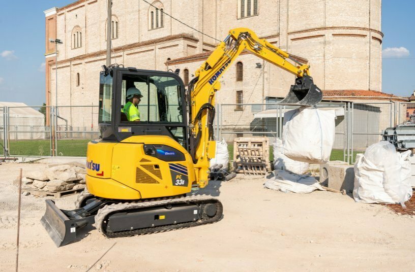 KOMATSU PC33E<br>IMAGE SOURCE: KOMATSU