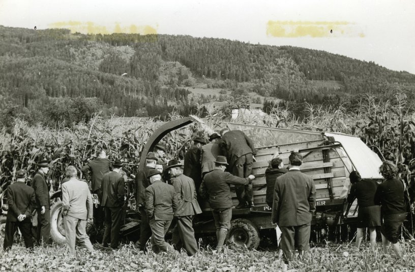 Farmers are very interested in the latest technology<br>IMAGE SOURCE: PÖTTINGER Landtechnik GmbH