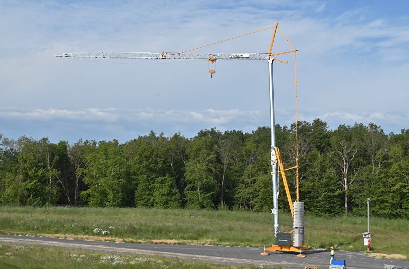 Potain launches first crane in the new Evy self-erecting range: Evy 30-23 4 t, simply connected<br>IMAGE SOURCE: THE MANITOWOC COMPANY, INC.