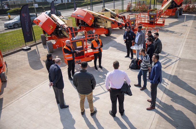 Product break-out session on EC Booms<br>IMAGE SOURCE: JLG EMEA BV