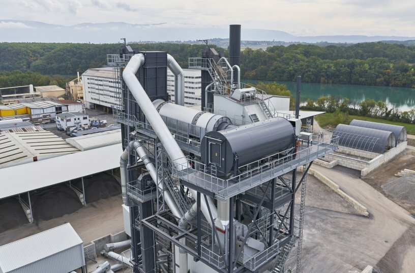 Hot gas generator technology from Benninghoven offers high RAP feed rates at every output level and for all batch volumes.<br>IMAGE SOURCE: WIRTGEN GROUP