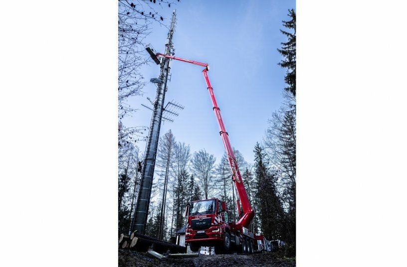  Emissionsfreier Einsatz in alpiner Umgebung: RUTHMANN STEIGER® T 570 HF Hybrid im Einsatz bei roggermaier<br>BILDQUELLE: RUTHMANN