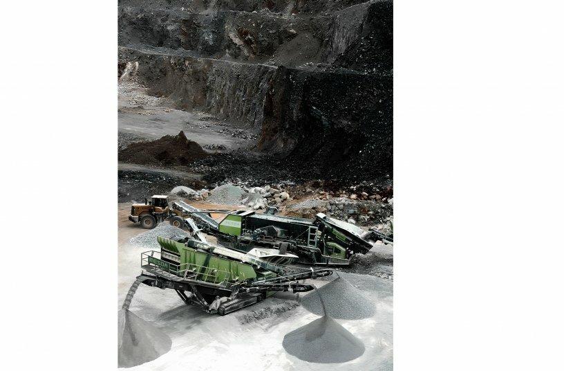 Die vollelektrische Plug-in-Horizontalsiebanlage S12 von MESDA: Leistungsstarke und energieeffiziente Lösung für anspruchsvolle Einsätze in Naturstein, Mining und Recycling.<br>BILDQUELLE: MESDA Deutschland GmbH & Co. KG