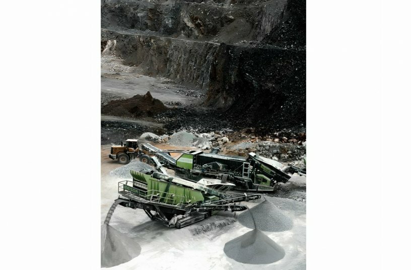 The all-electric plug-in screener S12 from MESDA: Powerful and energy-efficient solution for demanding applications in natural stone, mining and recycling.<br>IMAGE SOURCE: MESDA Deutschland GmbH & Co. KG