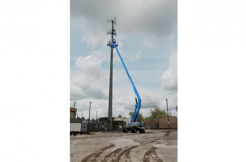 S-80 J Trax Antenna<br>IMAGE SOURCE: Terex Corporation; Terex, Genie