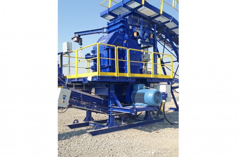 The low installation effort of the SMR crushers also allows their economical use as a semi-stationary crushing stage, as shown here in the processing of blast furnace slag.<br>IMAGE SOURCE: SBM Mineral Processing GmbH
