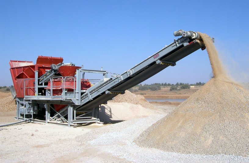 As easily relocatable individual units or skid-mounted systems, SBM’s V-series vertical impact crushers are continuously establishing new application fields.<br>IMAGE SOURCE: SBM Mineral Processing GmbH