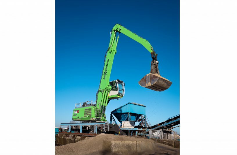 Hybrid system makes the 830 G suitable for port operations