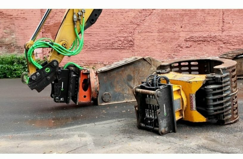SQ Auto Connection System With Demolition Tools<br>IMAGE SOURCE: Steelwrist AB
