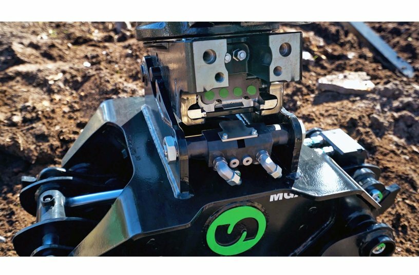 Steelwrist SQ40 Coupler With MGX4 Multi Grapple<br>BILDQUELLE: Steelwrist AB