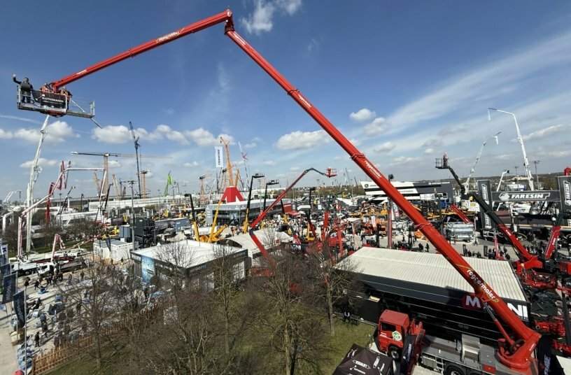 The RUTHMANN STEIGER® T 570 HF Hybrid was presented live for the first time at bauma 2025 in Munich.<br>IMAGE SOURCE: RUTHMANN Holdings GmbH