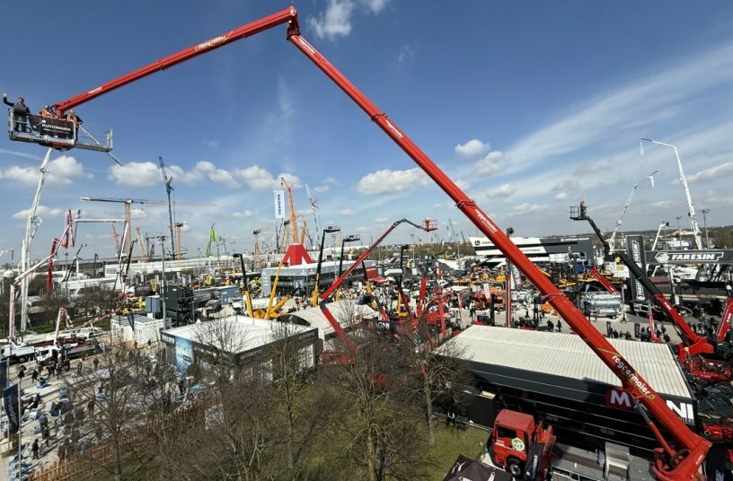 The RUTHMANN STEIGER® T 570 HF Hybrid was presented live for the first time at bauma 2025 in Munich.<br>IMAGE SOURCE: RUTHMANN Holdings GmbH