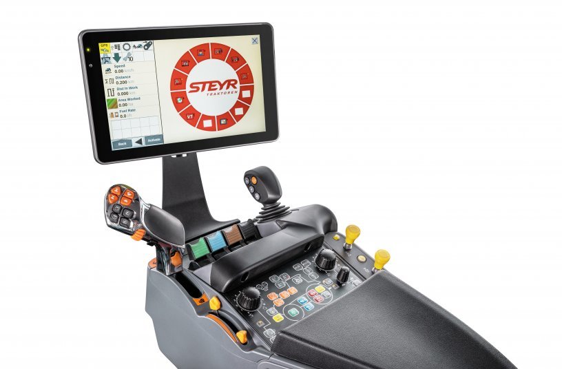 STEYR Expert CVT S-Tech 700 Plus touchscreen terminal <br>IMAGE SOURCE: CNH Industrial N.V.; STEYR