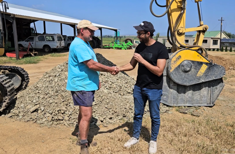 Testimonial DJJ Van Vuuren-BF90.3- South Africa<br>BILDQUELLE: MB Crusher