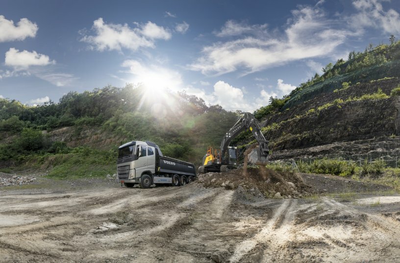 The new EC230<br>IMAGE SOURCE: Volvo Construction Equipment