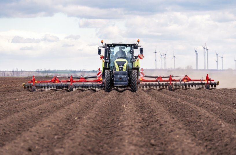 Strong frame for optimum ground tracking<br>IMAGE SOURCE: PÖTTINGER Landtechnik GmbH