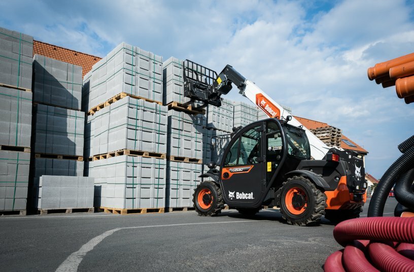 The New TL25.60 Super Compact Telehandler<br>IMAGE SOURCE: Doosan Bobcat EMEA